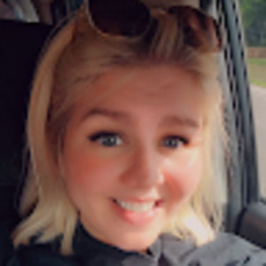 Meet your Posher, Andrea